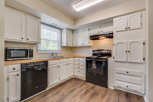 328 Blue Haven Drive, Kingsport, TN 37663