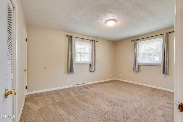 328 Blue Haven Drive, Kingsport, TN 37663