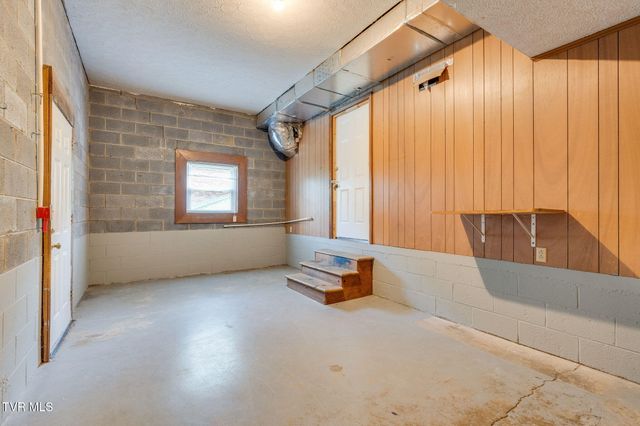 328 Blue Haven Drive, Kingsport, TN 37663