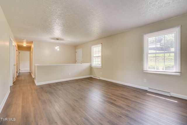 328 Blue Haven Drive, Kingsport, TN 37663