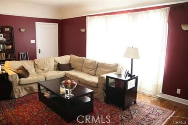 630 N Irving Boulevard, Los Angeles, CA 90004