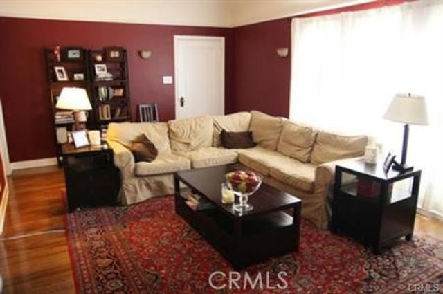 630 N Irving Boulevard, Los Angeles, CA 90004