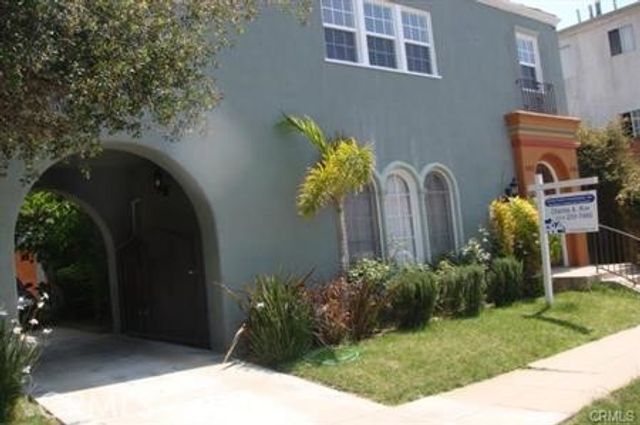 630 N Irving Boulevard, Los Angeles, CA 90004