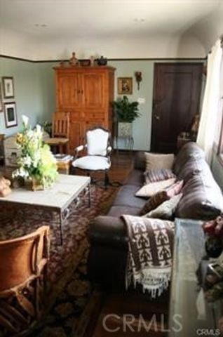 630 N Irving Boulevard, Los Angeles, CA 90004