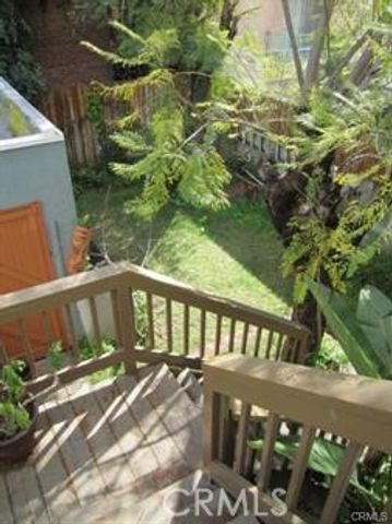 630 N Irving Boulevard, Los Angeles, CA 90004