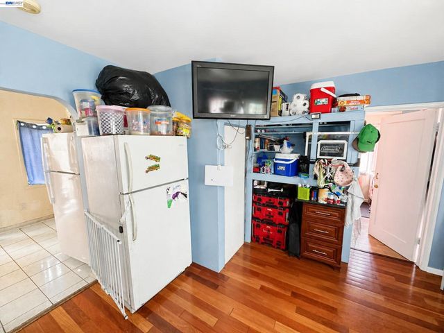 2051 23rd Ave, Oakland, CA 94606