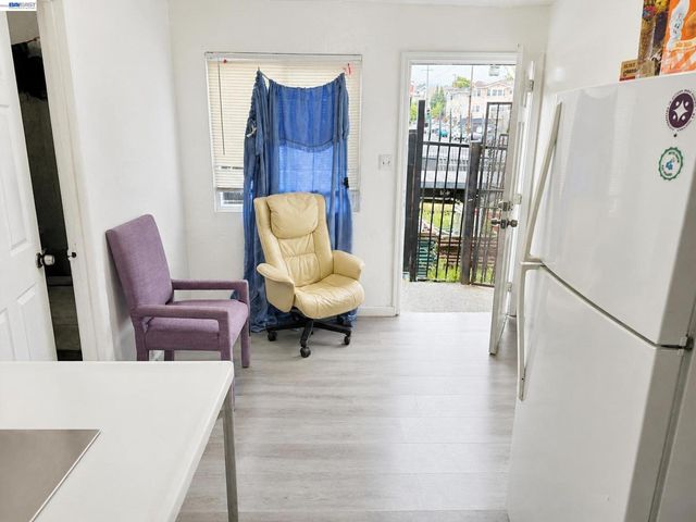 2051 23rd Ave, Oakland, CA 94606