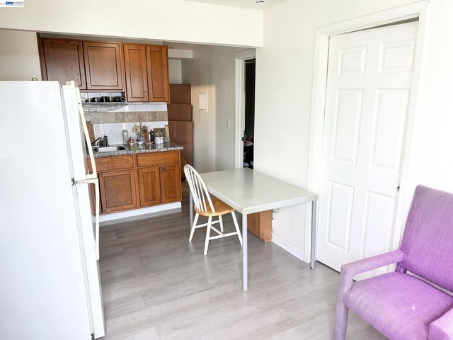 2051 23rd Ave, Oakland, CA 94606