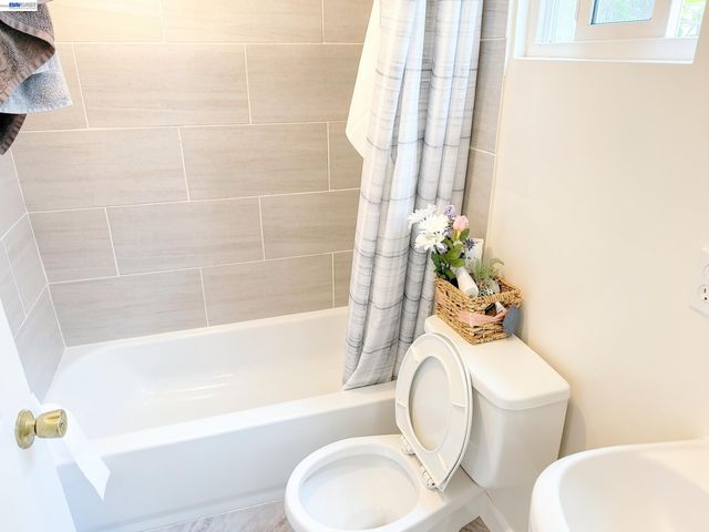 2051 23rd Ave, Oakland, CA 94606