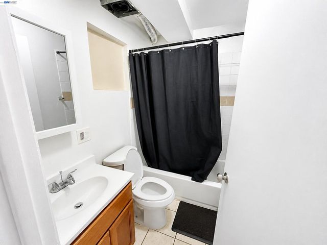 2051 23rd Ave, Oakland, CA 94606