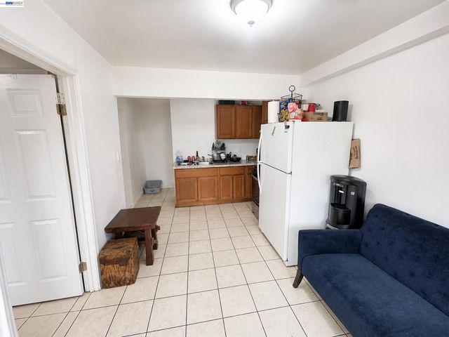 2051 23rd Ave, Oakland, CA 94606