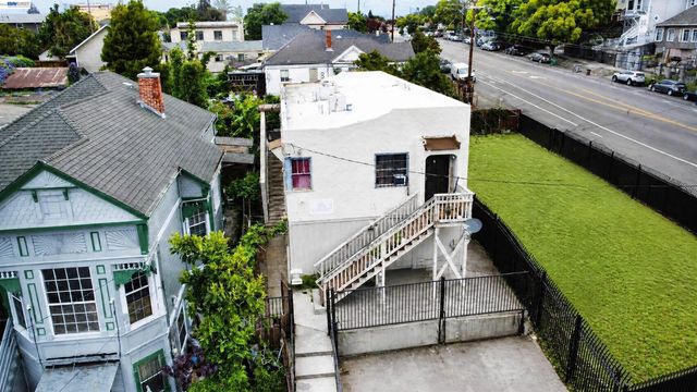 2051 23rd Ave, Oakland, CA 94606