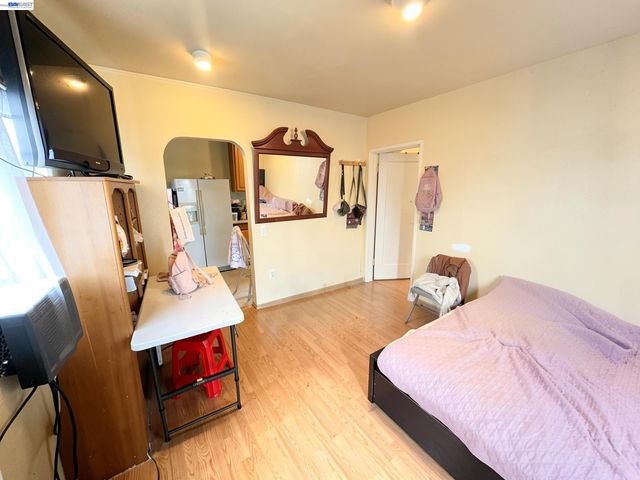 2051 23rd Ave, Oakland, CA 94606