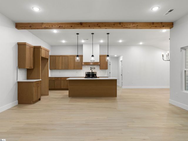 1746 Fish Camp Road, Chesnee, SC 29323