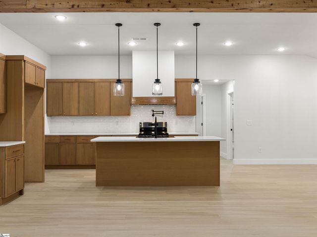 1746 Fish Camp Road, Chesnee, SC 29323