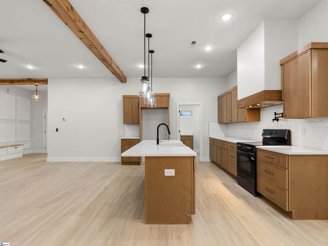 1746 Fish Camp Road, Chesnee, SC 29323