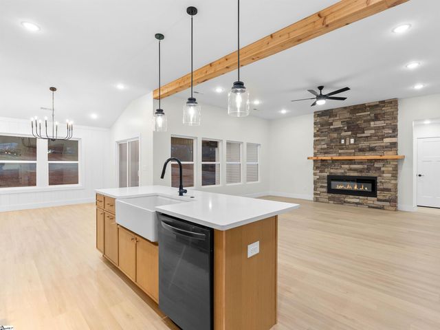 1746 Fish Camp Road, Chesnee, SC 29323