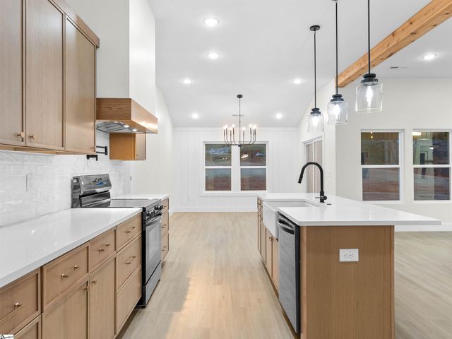 1746 Fish Camp Road, Chesnee, SC 29323