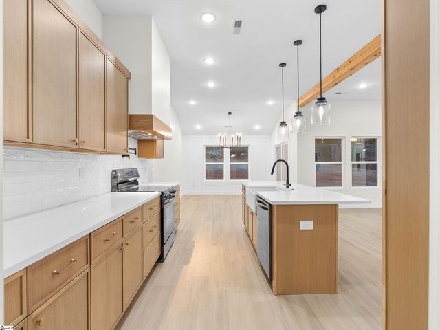 1746 Fish Camp Road, Chesnee, SC 29323