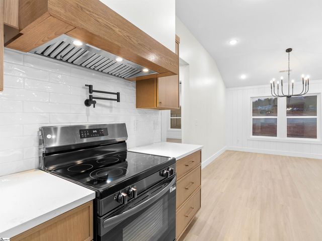 1746 Fish Camp Road, Chesnee, SC 29323