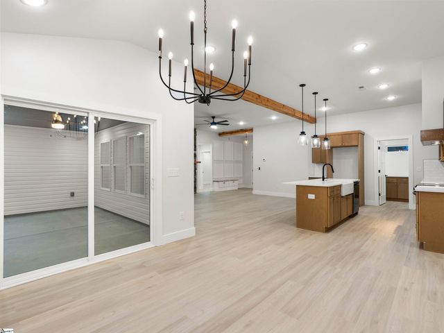 1746 Fish Camp Road, Chesnee, SC 29323