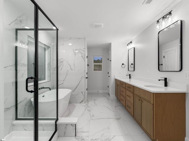 1746 Fish Camp Road, Chesnee, SC 29323