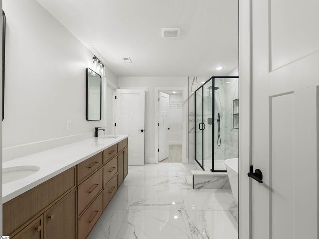 1746 Fish Camp Road, Chesnee, SC 29323