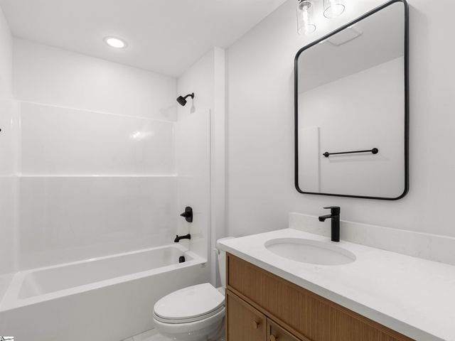 1746 Fish Camp Road, Chesnee, SC 29323