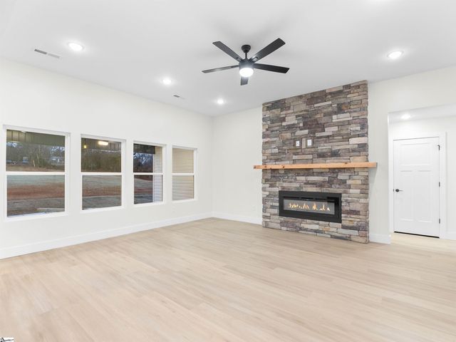 1746 Fish Camp Road, Chesnee, SC 29323