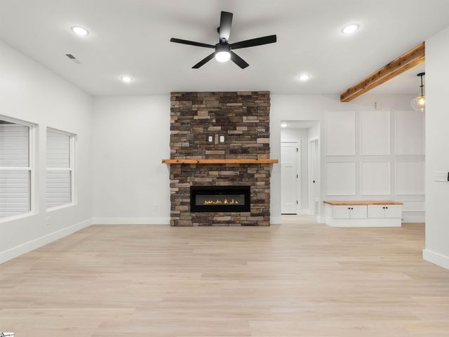 1746 Fish Camp Road, Chesnee, SC 29323