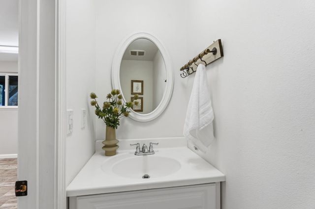 45012 Mockingbird Lane, Oakhurst, CA 93644