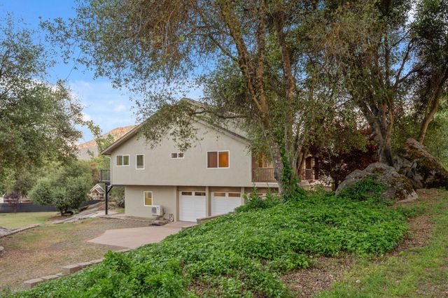 45012 Mockingbird Lane, Oakhurst, CA 93644
