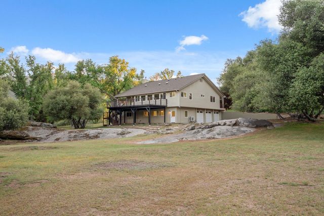 45012 Mockingbird Lane, Oakhurst, CA 93644