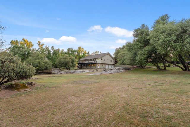 45012 Mockingbird Lane, Oakhurst, CA 93644