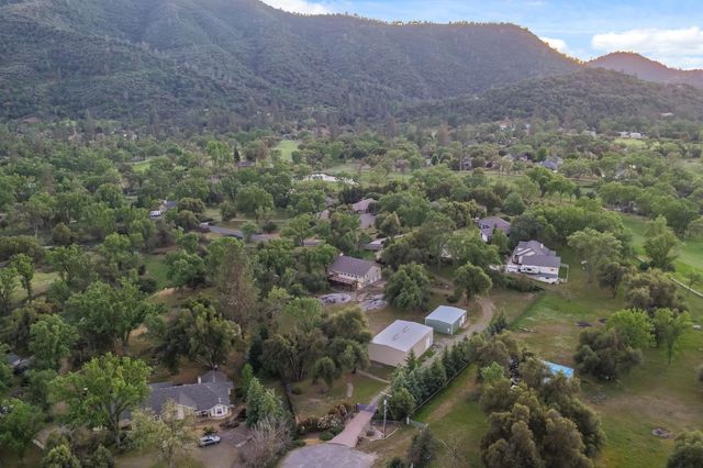 45012 Mockingbird Lane, Oakhurst, CA 93644