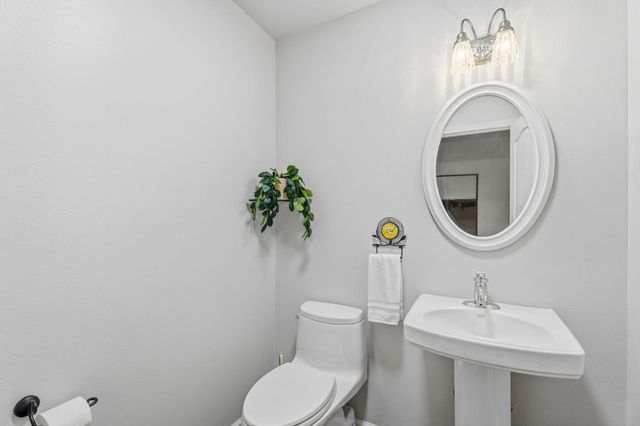 45012 Mockingbird Lane, Oakhurst, CA 93644