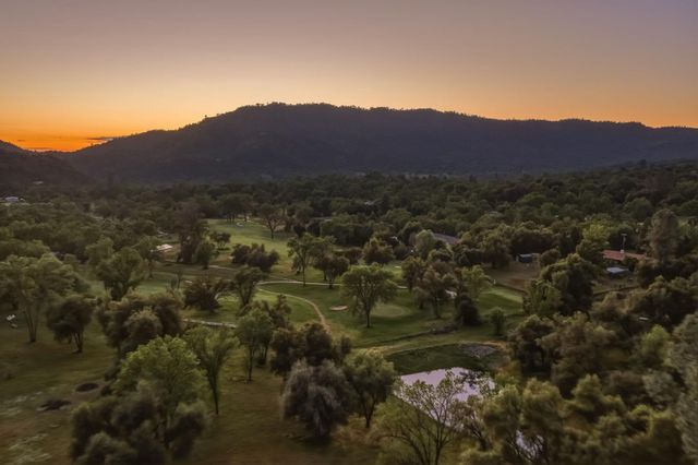 45012 Mockingbird Lane, Oakhurst, CA 93644