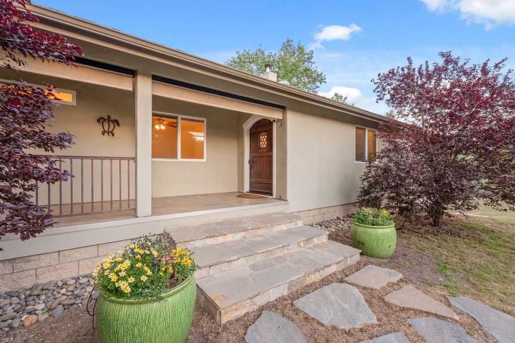 45012 Mockingbird Lane, Oakhurst, CA 93644
