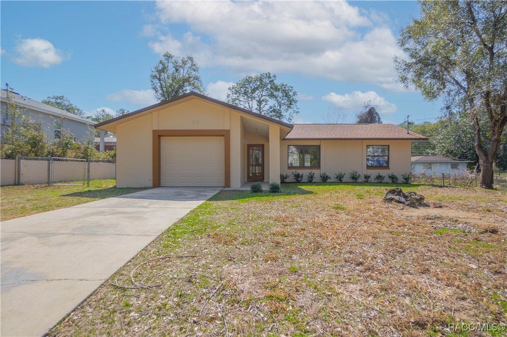 105 E Harvard Street, Inverness, FL 34452