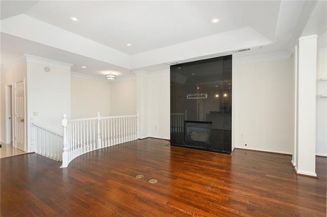 3334 Peachtree NE Road 1905, Atlanta, GA 30326