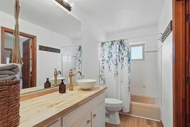 1716 Marcelino Road SW, Albuquerque, NM 87105