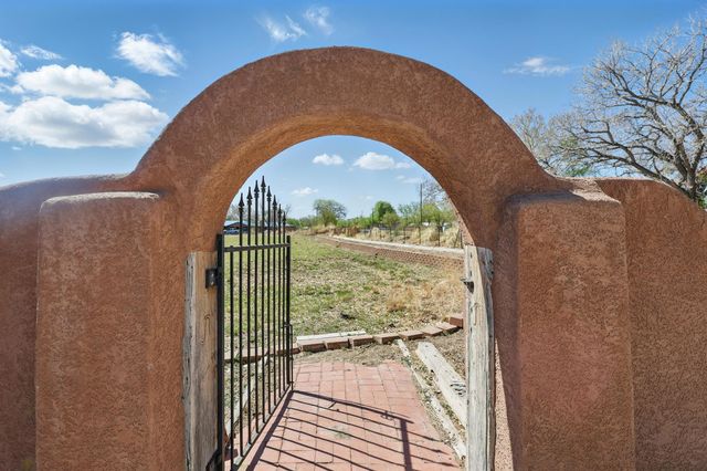 1716 Marcelino Road SW, Albuquerque, NM 87105