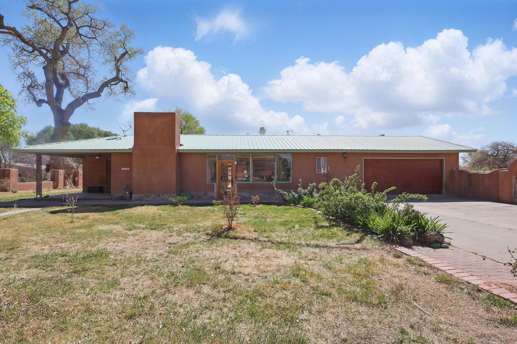 1716 Marcelino Road SW, Albuquerque, NM 87105