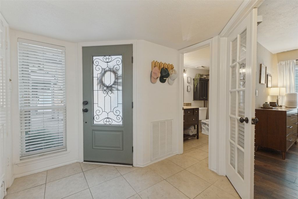 2715 Harbinger Lane, Dallas, TX 75287 — photo 2