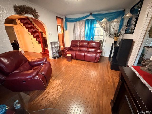 13744 218th Street, Laurelton, NY 11413