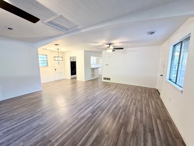 7 Phyllis CT, Jacksonville, AR 72076