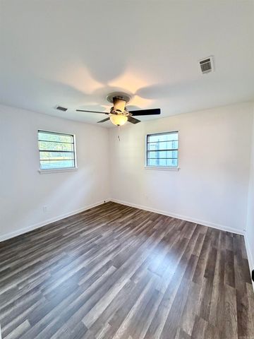 7 Phyllis CT, Jacksonville, AR 72076
