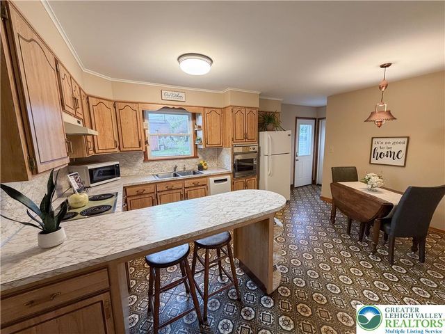 79 Gum, Upper Nazareth Twp, PA 18064