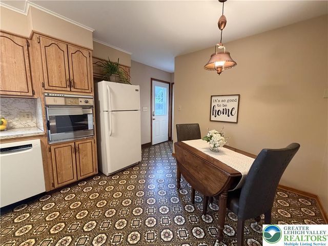 79 Gum, Upper Nazareth Twp, PA 18064