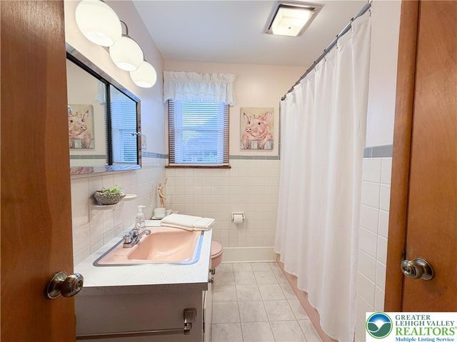 79 Gum, Upper Nazareth Twp, PA 18064